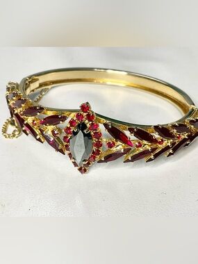 Vtg Red Black Rhinestone Bangle Bracelet Gold Tone 1950’s